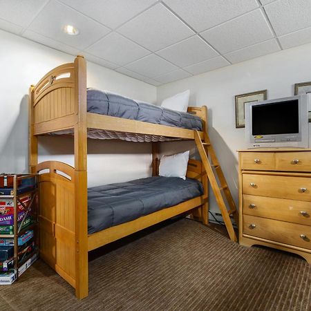 Boyne Mountain Getaway, Unit B Aparthotel Boyne Falls Exteriör bild