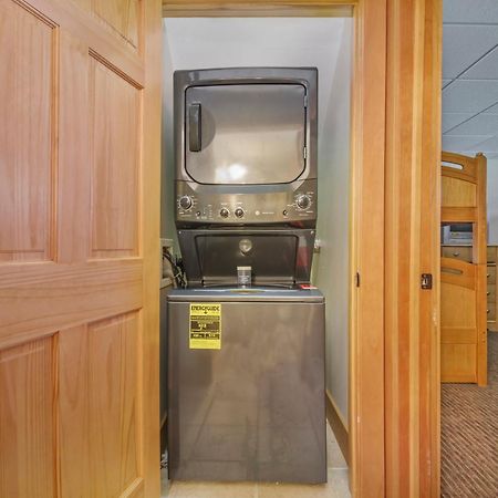Boyne Mountain Getaway, Unit B Aparthotel Boyne Falls Exteriör bild