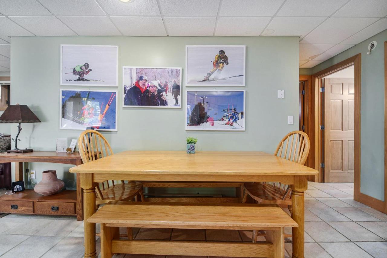 Boyne Mountain Getaway, Unit B Aparthotel Boyne Falls Exteriör bild