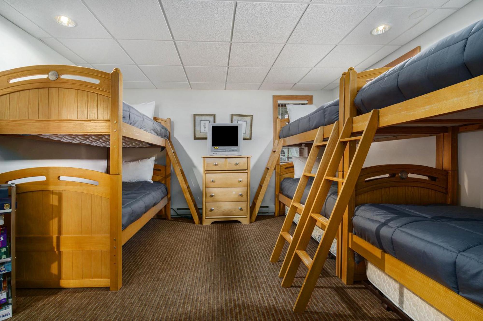 Boyne Mountain Getaway, Unit B Aparthotel Boyne Falls Exteriör bild